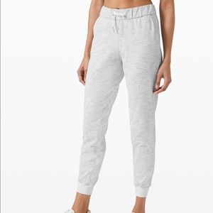 Lululemon On the fly wee are from space joggers